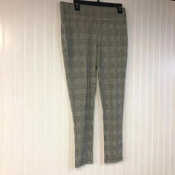 Tahari Medium Plaid Stretch Dress Pants Skinny Leg Black Gray - Picture 2 of 4